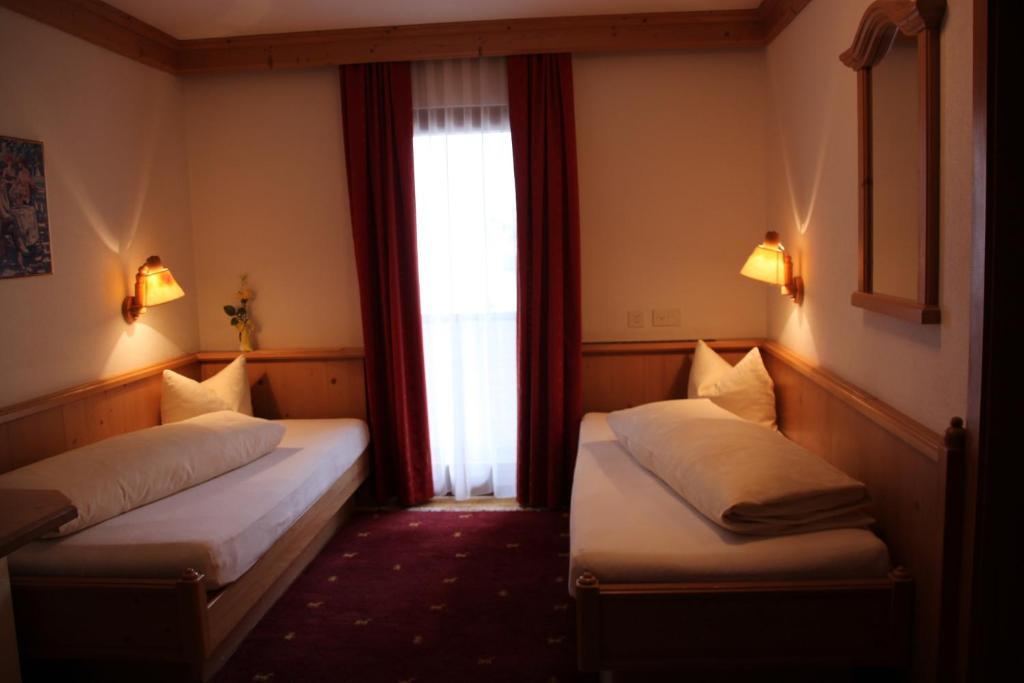 Hotel Camona & Apart Walserhof Samnaun Quarto foto